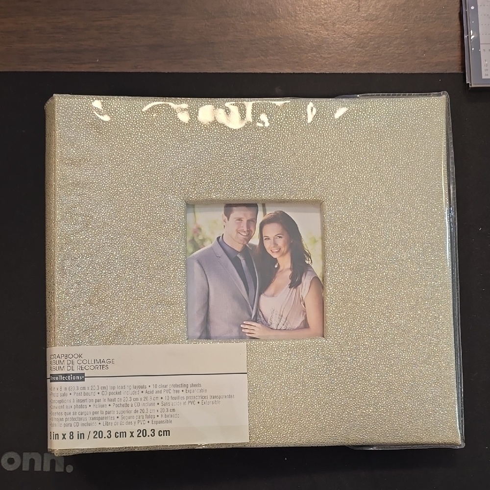 On Running Cream Picture Frame Classic Accent